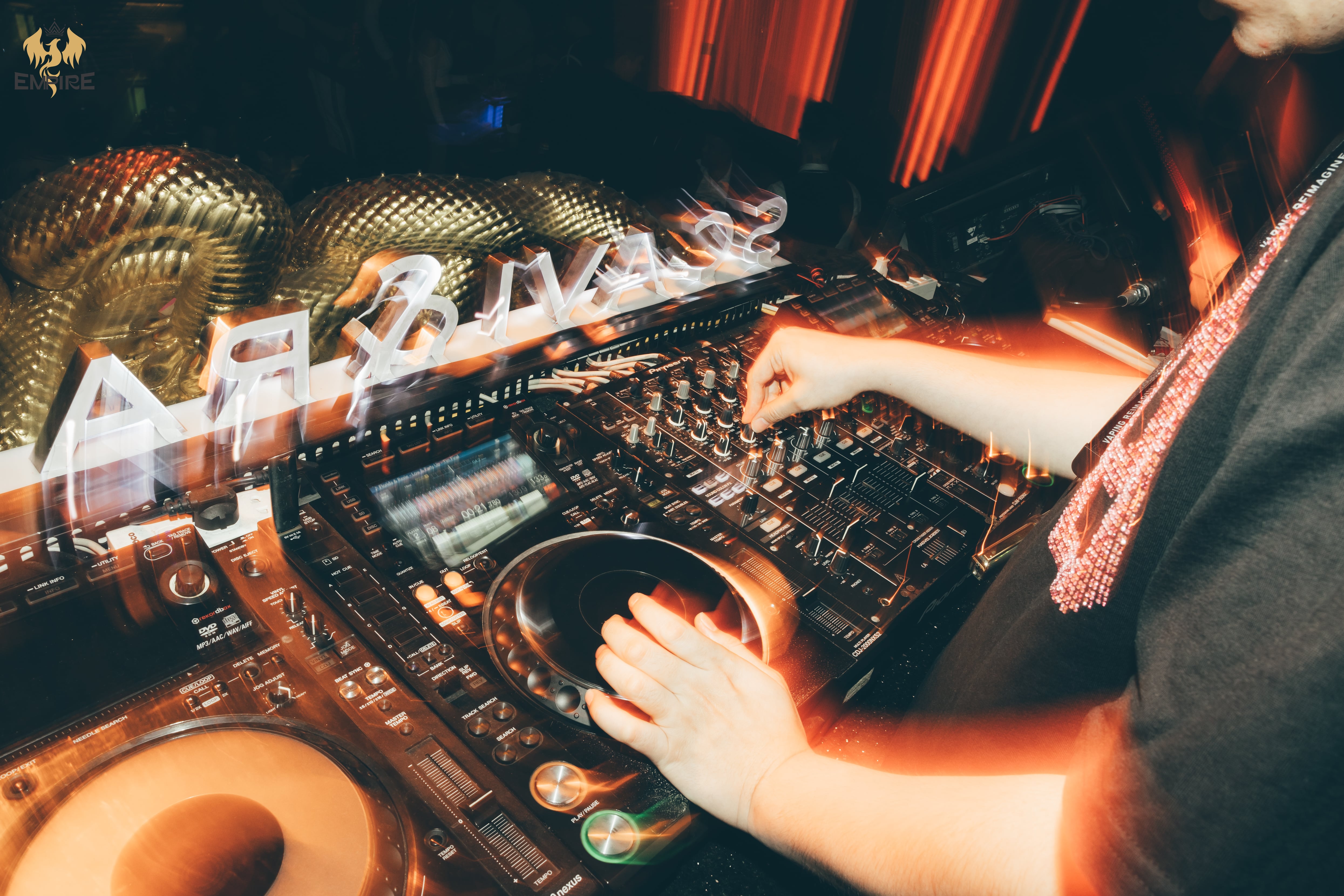 EMPIRE CLUB - QUÁN BAR QUẬN 1