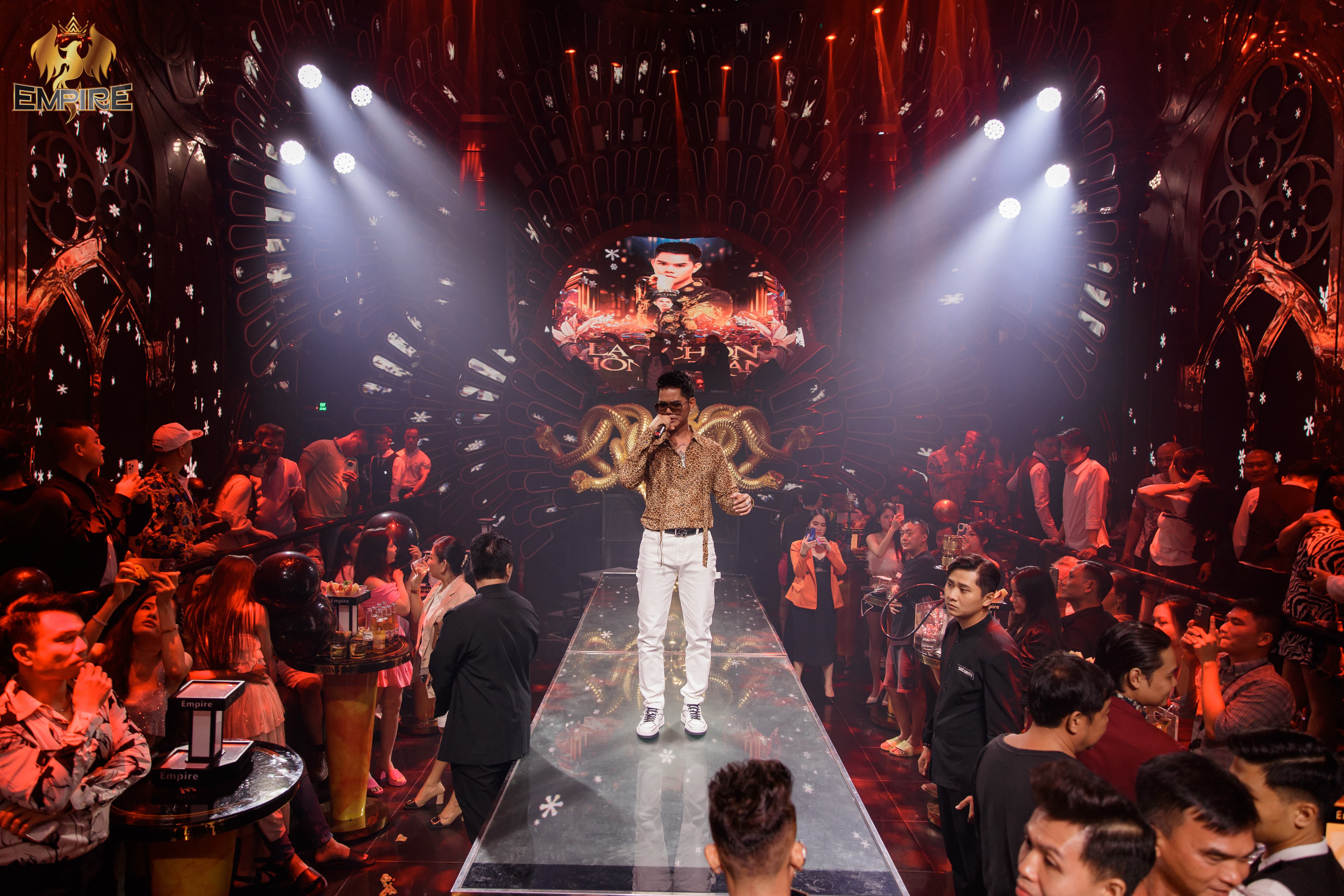 EMPIRE CLUB - QUÁN BAR QUẬN 1