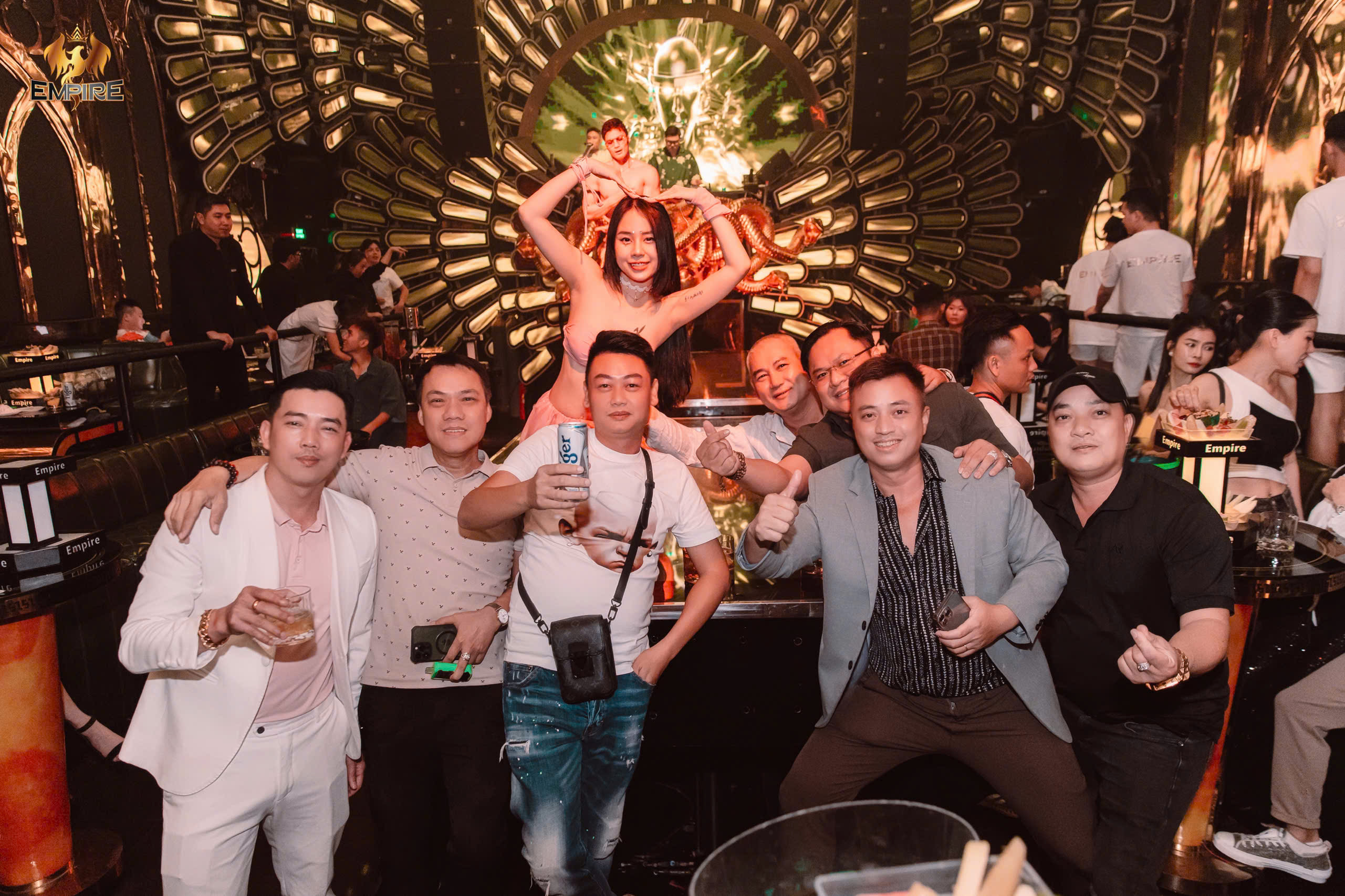 EMPIRE CLUB - QUÁN BAR QUẬN 1