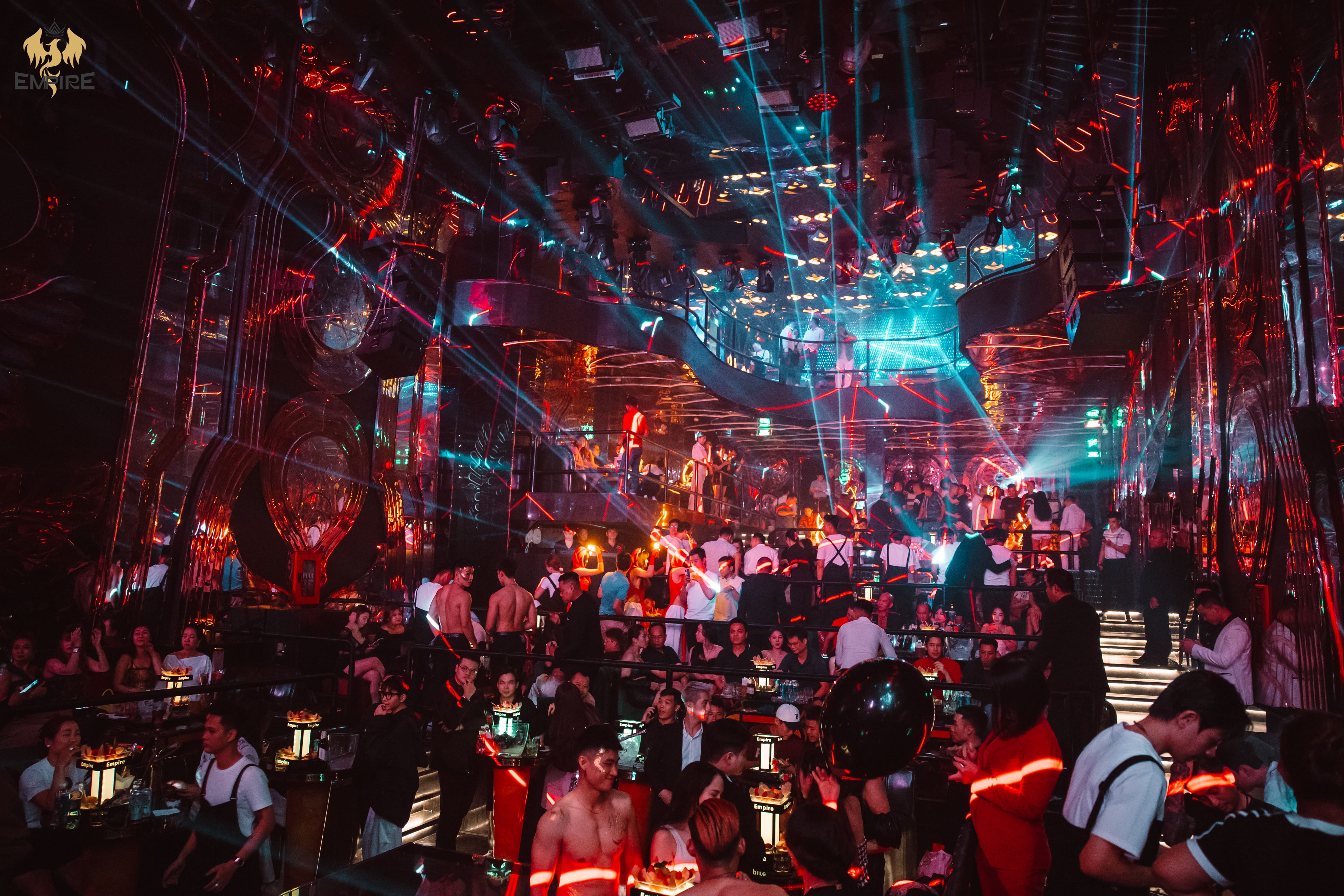 EMPIRE CLUB - QUÁN BAR QUẬN 1